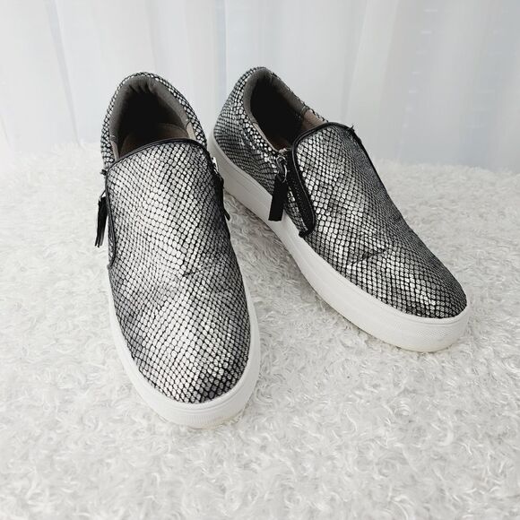 Not Rated Zip Slip Ons - Picture 5 of 8